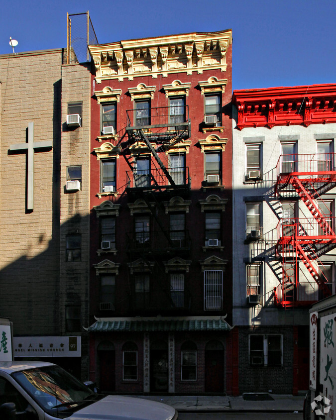 Primary Photo - 99 Madison St