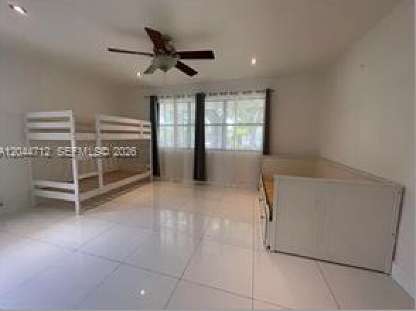 Foto del edificio - 2115 Alamanda Dr
