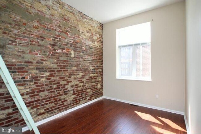 Foto del edificio - 443 Fairmount Ave