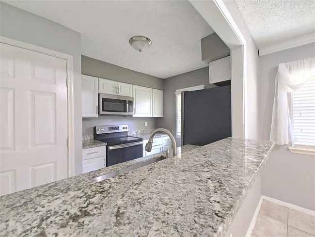 Building Photo - 5636 Birchmont Dr