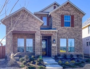 Building Photo - 2414 Thavie St