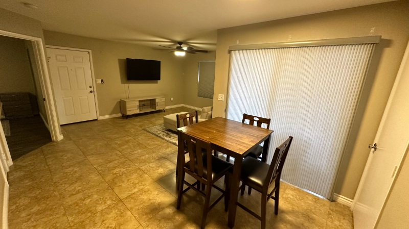 Foto principal - 2300 E Silverado Ranch Blvd