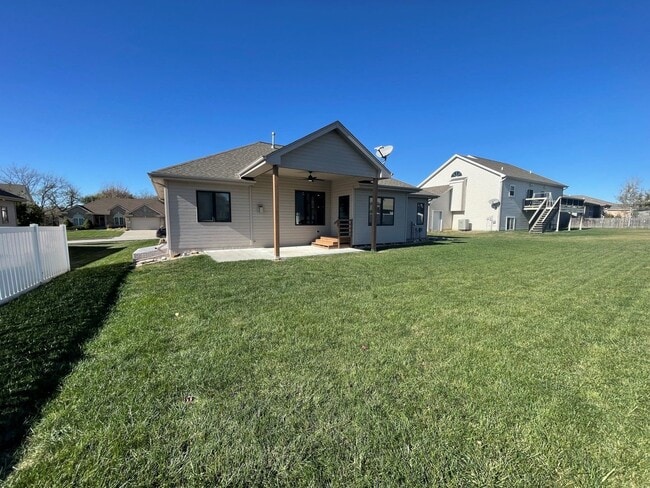Building Photo - Home for rent in Springfield!
