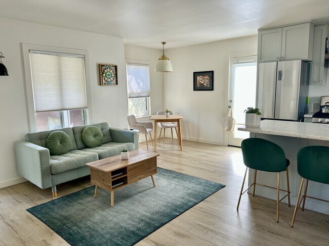 Foto del edificio - 3120 1/2 Madera Ave