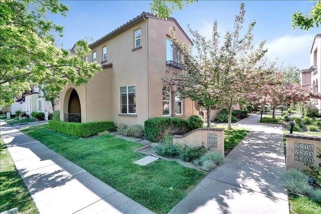 Building Photo - 2137 Cedarwood Loop
