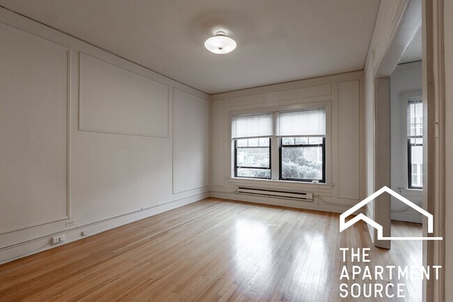 Building Photo - 1307 Oak Ave