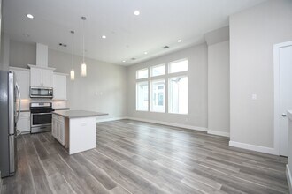 Building Photo - 5904 Gardendale Dr