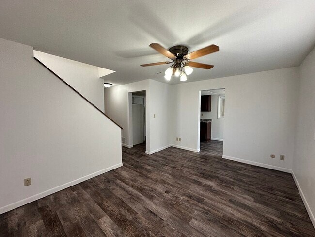 Foto del edificio - 2 bedroom duplex for rent on Nazareth Rd, ...