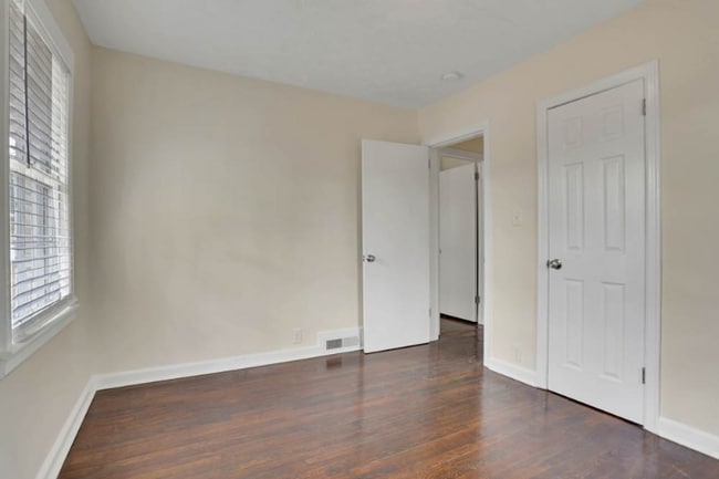 Building Photo - 1619 Valencia Rd