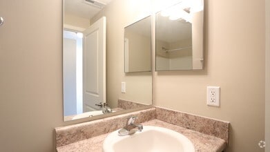 Bathroom - 1BR, 1BA - 685 SF - The Foxfire - Brook Lane Apartments