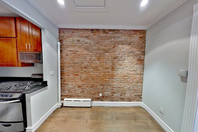 Building Photo - 1373 1st Ave.