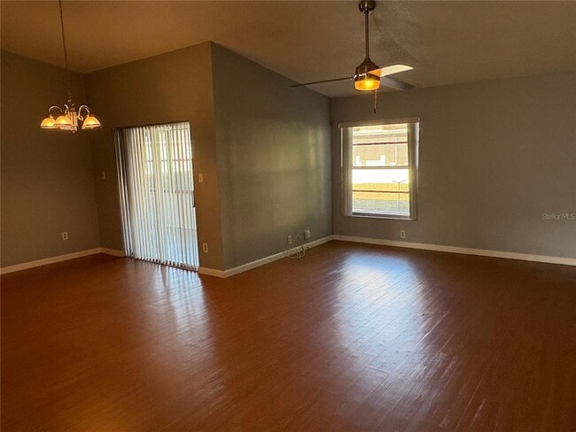 Foto del edificio - 10317 Lazy Lake Dr