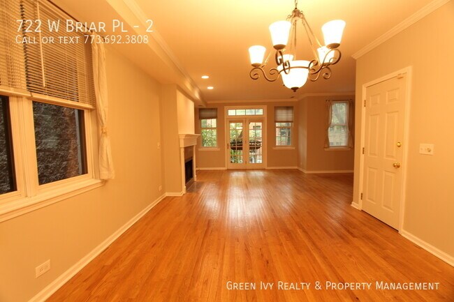 Foto del edificio - Spacious East Lakeview Condo with Parking!