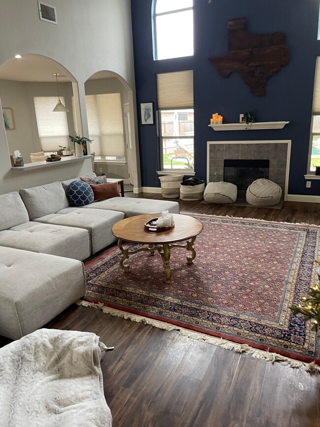 Building Photo - 1215 Terrace Ct