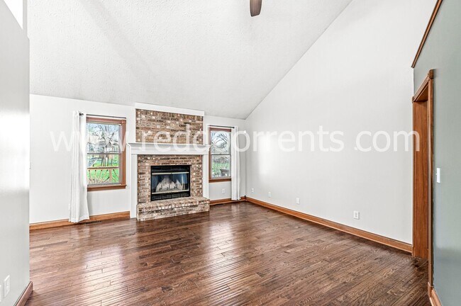 Foto del edificio - 3402 Boxwood Dr