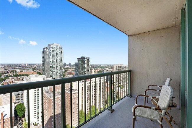 Foto del edificio - 111 W Maple St