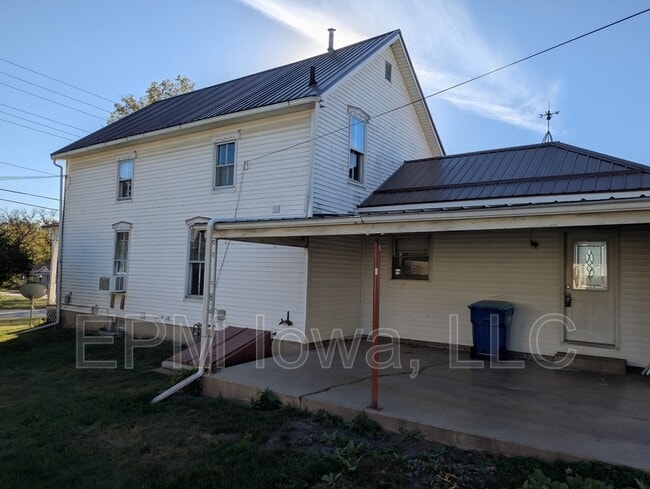 Building Photo - 600 2nd St SE