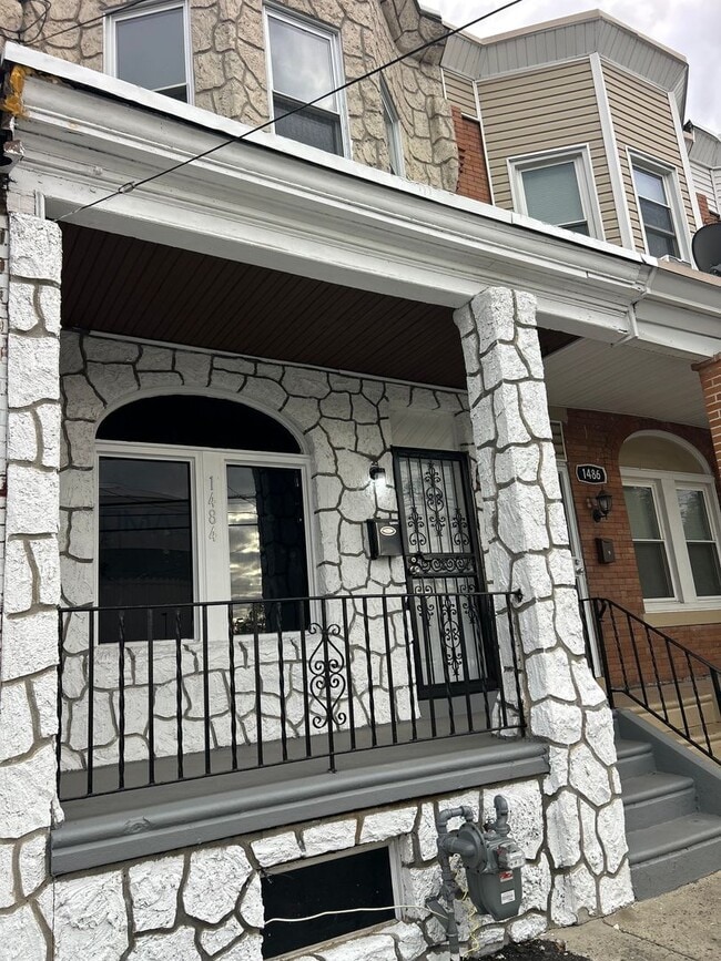 Foto del edificio - 1484 Louis St