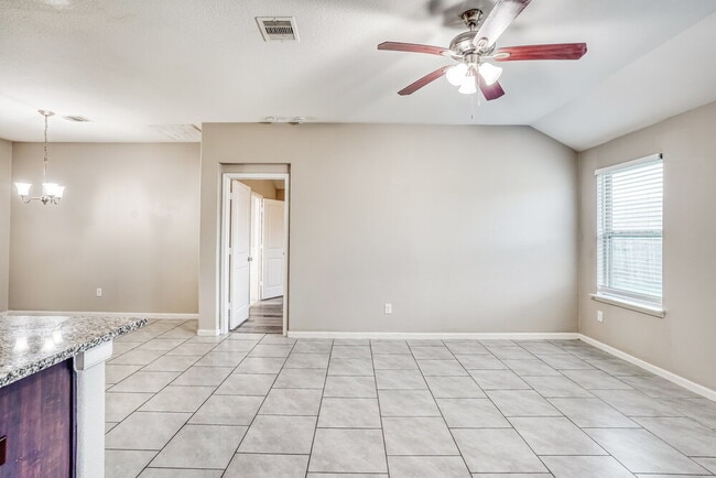 Building Photo - 622 Harvest Bluff Dr