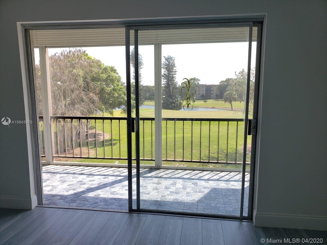 Foto principal - 6020 NW 44th St