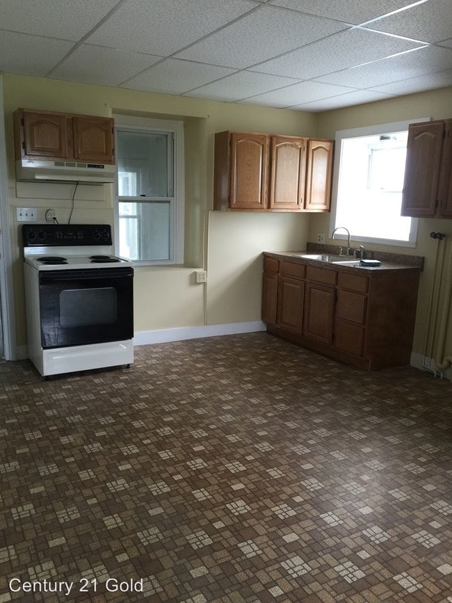 Building Photo - 3 br, 1.5 bath House - 399 School Rd