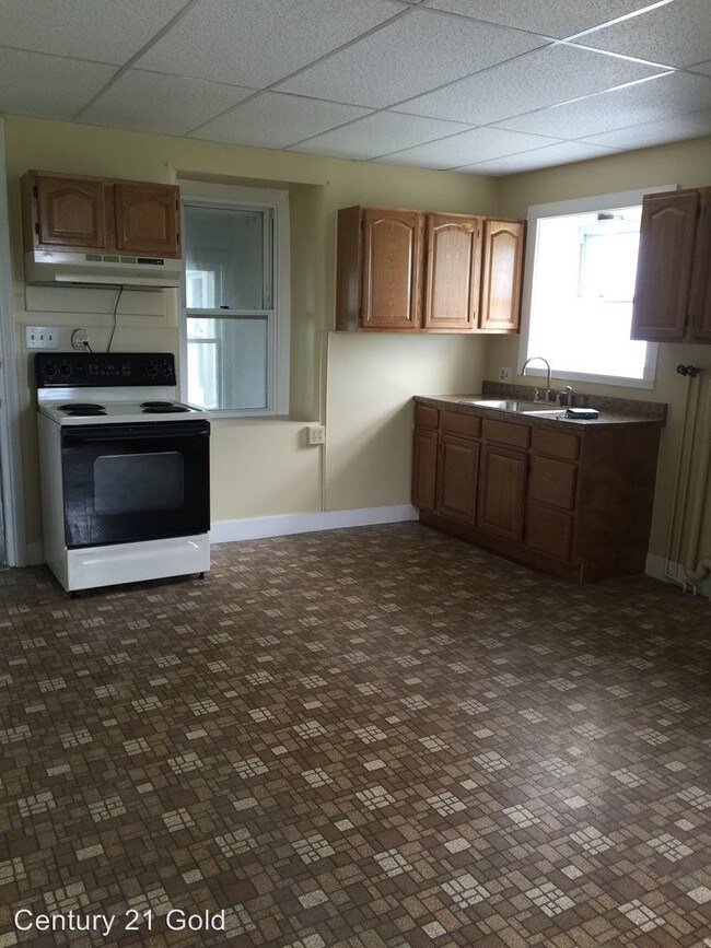 Foto del edificio - 3 br, 1.5 bath House - 399 School Rd