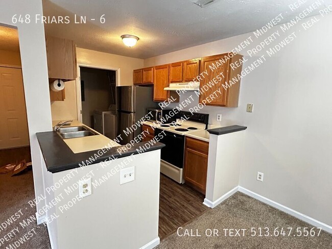 Building Photo - 648 Friars Ln