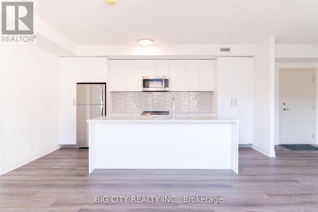 Building Photo - 101 Cathedral High St