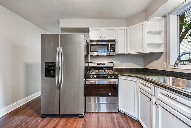 Foto del edificio - 2045 Carroll Ave