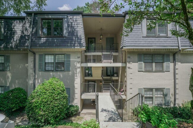 Foto del edificio - 169 Amherst Pl NW