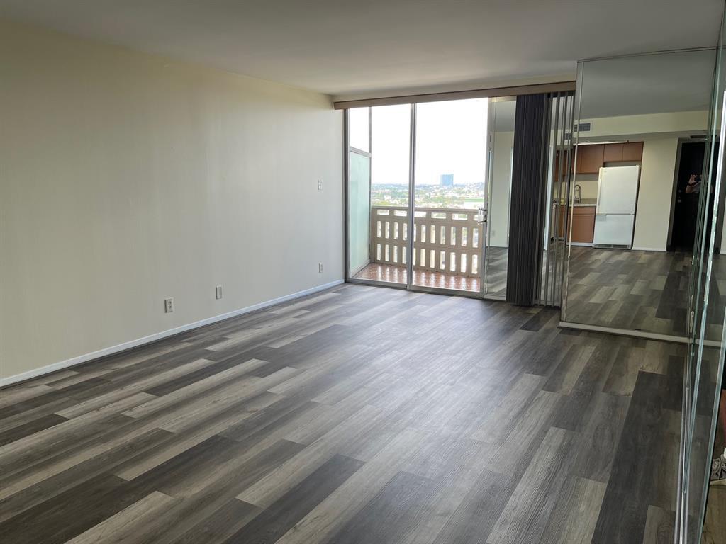 Foto principal - 2016 Main St