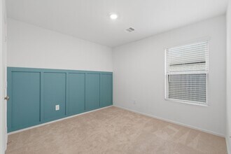 Building Photo - 235 River Grv Ct