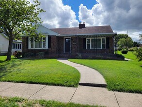 Building Photo - 153 Maple Ave