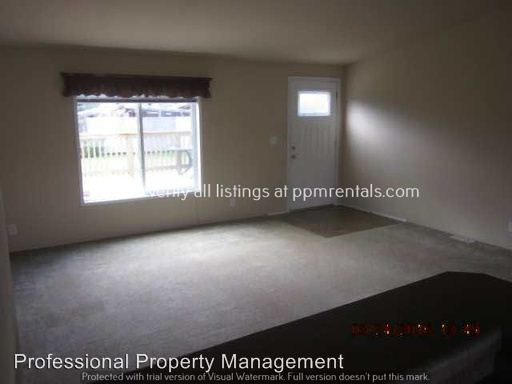 Building Photo - 1105 Eucalyptus Rd