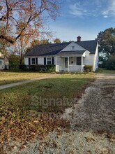 Building Photo - 7814 Dalmain Dr