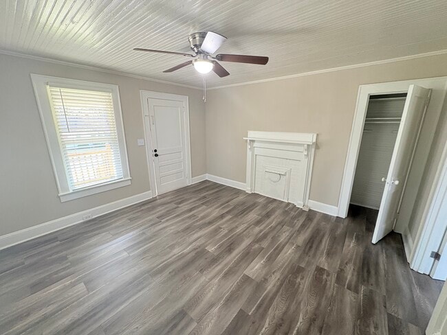 Foto del edificio - 104 Freeze Ave NW