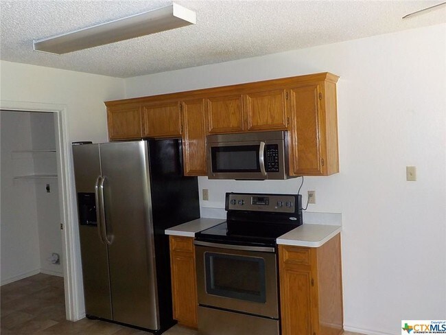 Building Photo - 2405 Dennis St