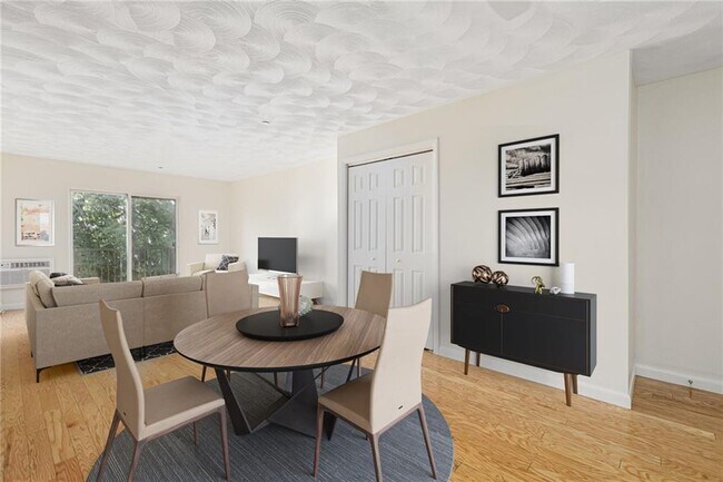Foto del edificio - 752 Quaker Ln