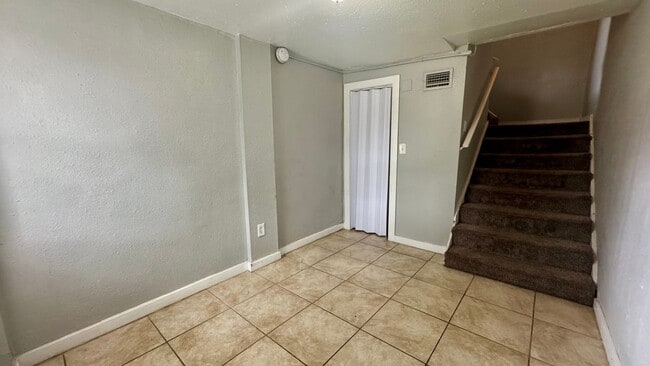 Foto del edificio - 2821 Moncrief Rd