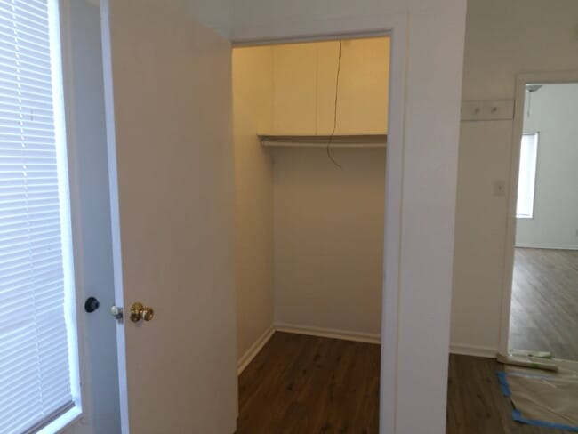 Building Photo - 302 Pennystone Ave