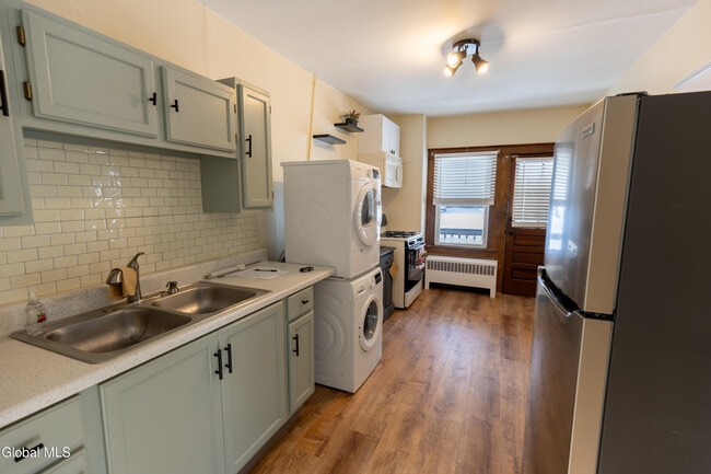 Foto del edificio - 301 South Main St