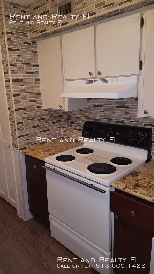 Foto del edificio - **Cozy One Bedroom in Tampa**