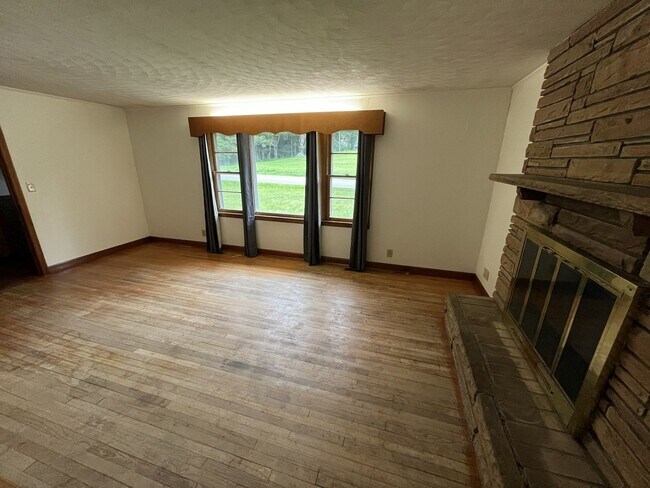 Building Photo - 1006 Hodges Gap Rd