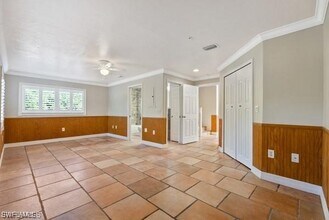 Building Photo - 819 James St