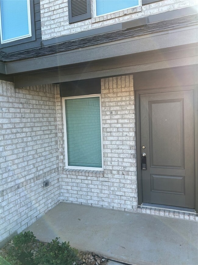 Building Photo - 3085 Majestic Sunrise Dr