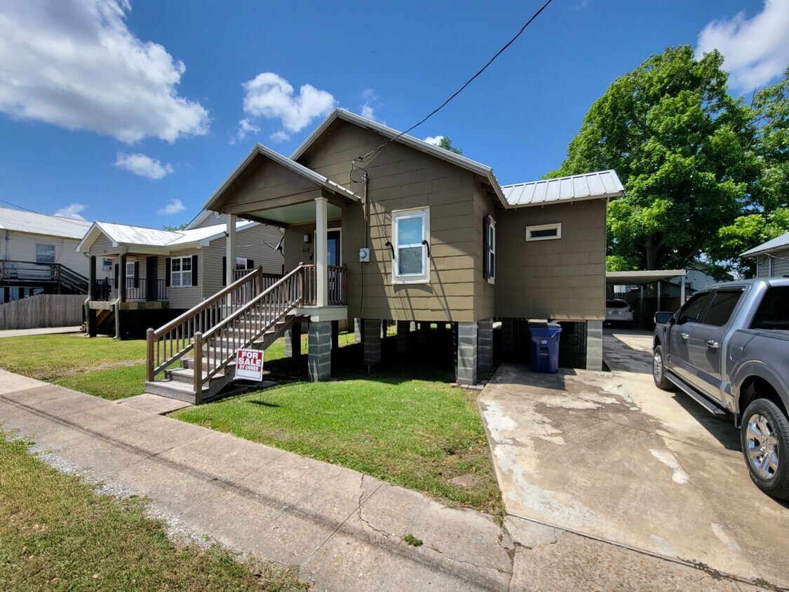 Primary Photo - 2 Bed/1 Bath Erath House - $950