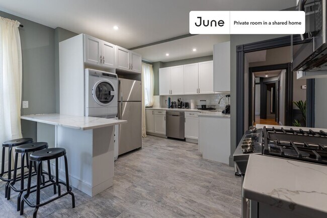 Foto del edificio - Room in Shared 4 bed/1 bath home