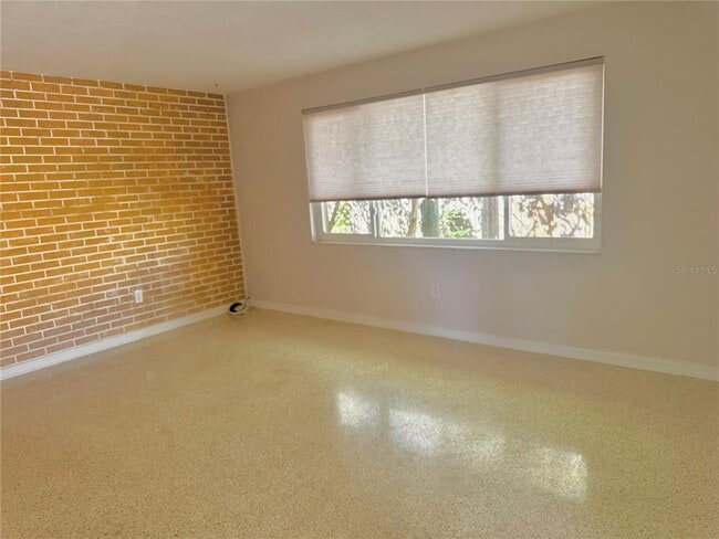 Foto del edificio - 2054 Broadway Ave