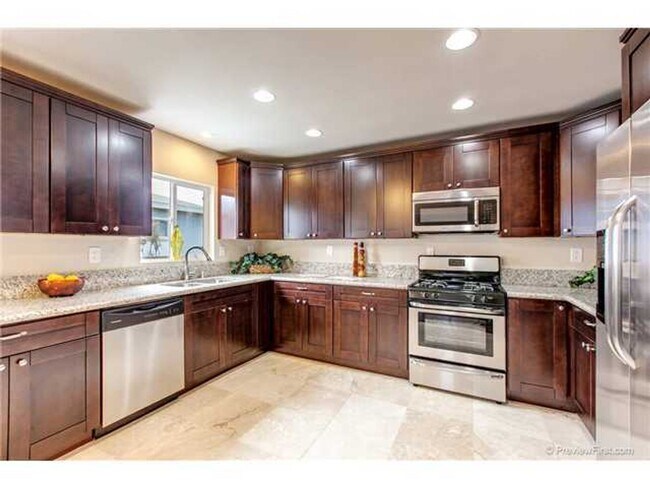 Foto del edificio - YOUR NEW HOME - IMPERIAL BEACH 3 bed / 2 bath Minutes to the beach!!