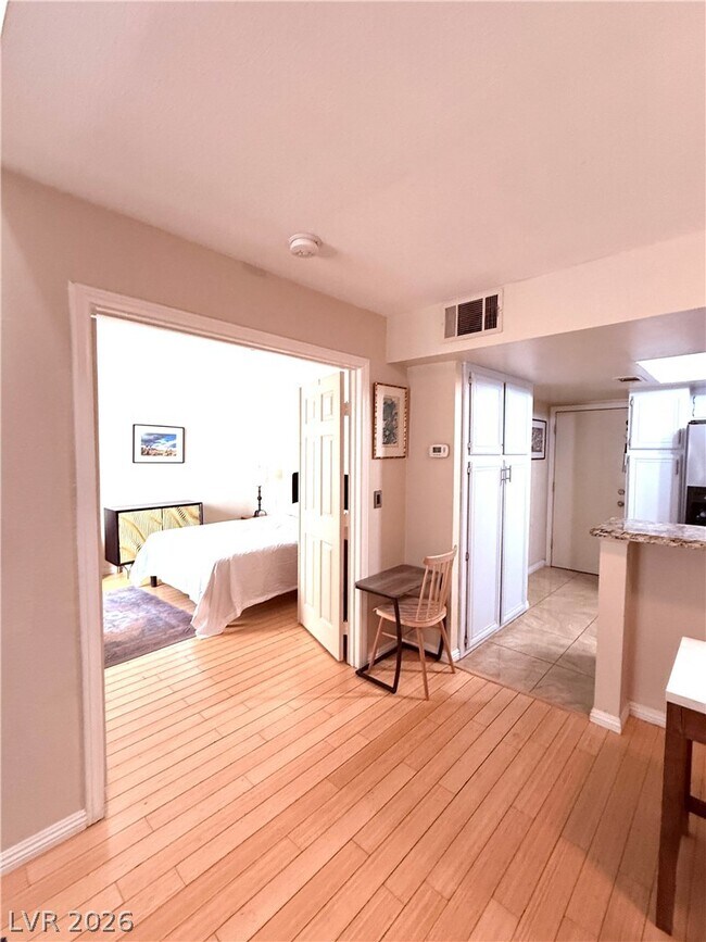 Foto del edificio - 2752 Lodestone Dr